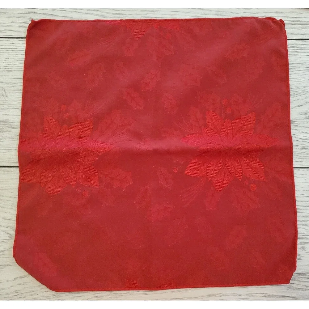 Martha Stewart Everyday Red Poinsettia & Holly Cloth Napkins Set of 4 Vintage